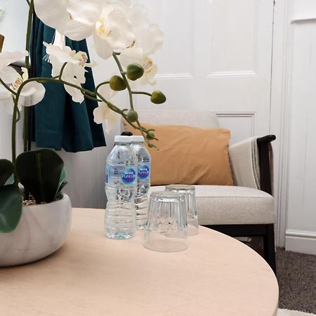 Cardiff City Guesthouse, Central Rooms, Fast Wi-Fi, On-Street Parking Eksteriør billede