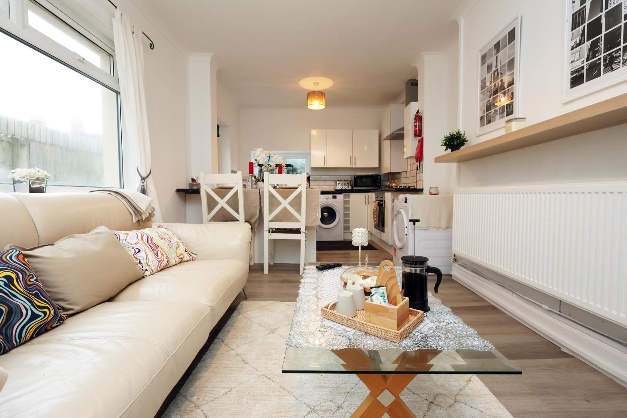 Cardiff City Guesthouse, Central Rooms, Fast Wi-Fi, On-Street Parking Eksteriør billede