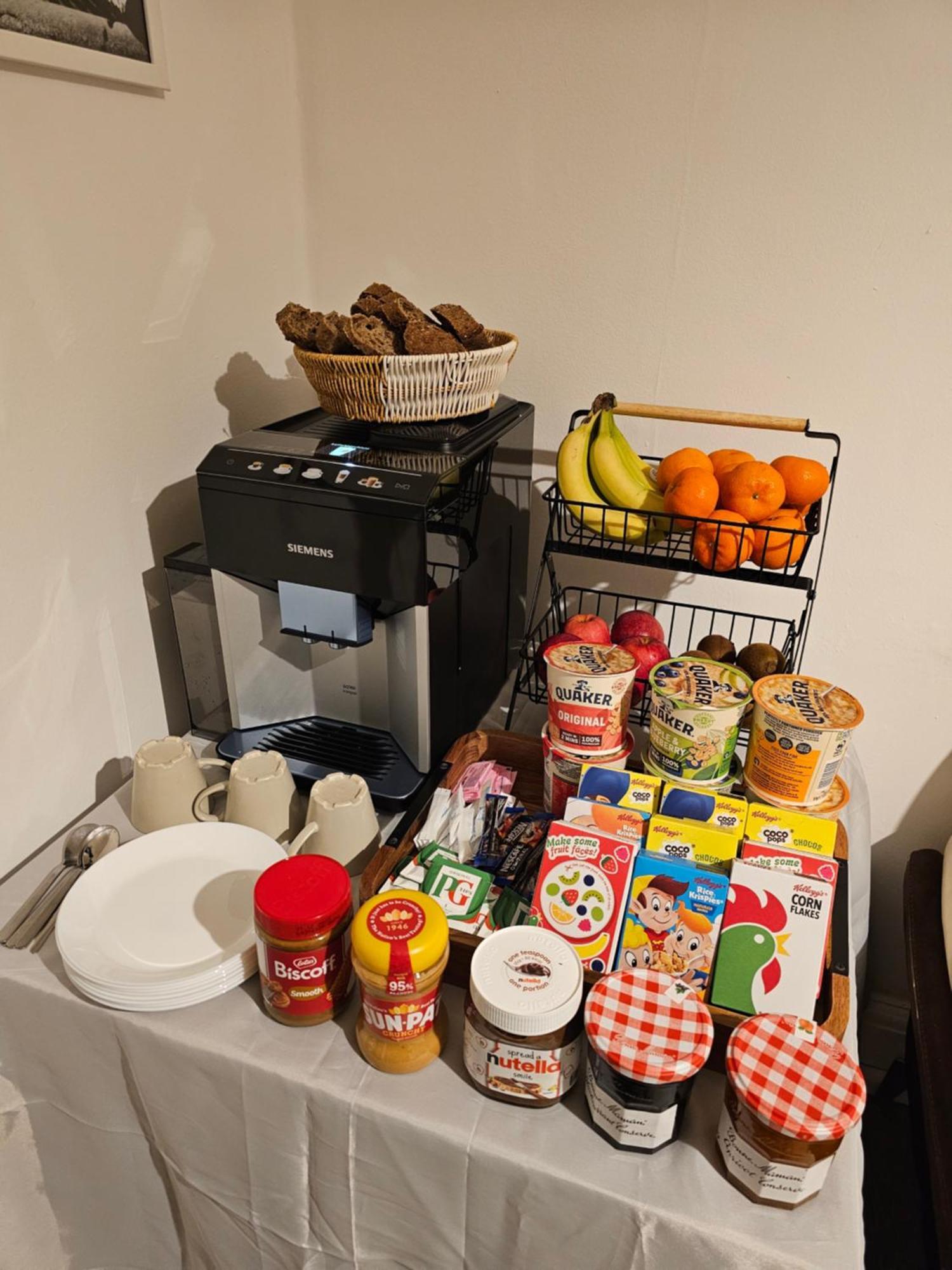 Cardiff City Guesthouse, Central Rooms, Fast Wi-Fi, On-Street Parking Eksteriør billede
