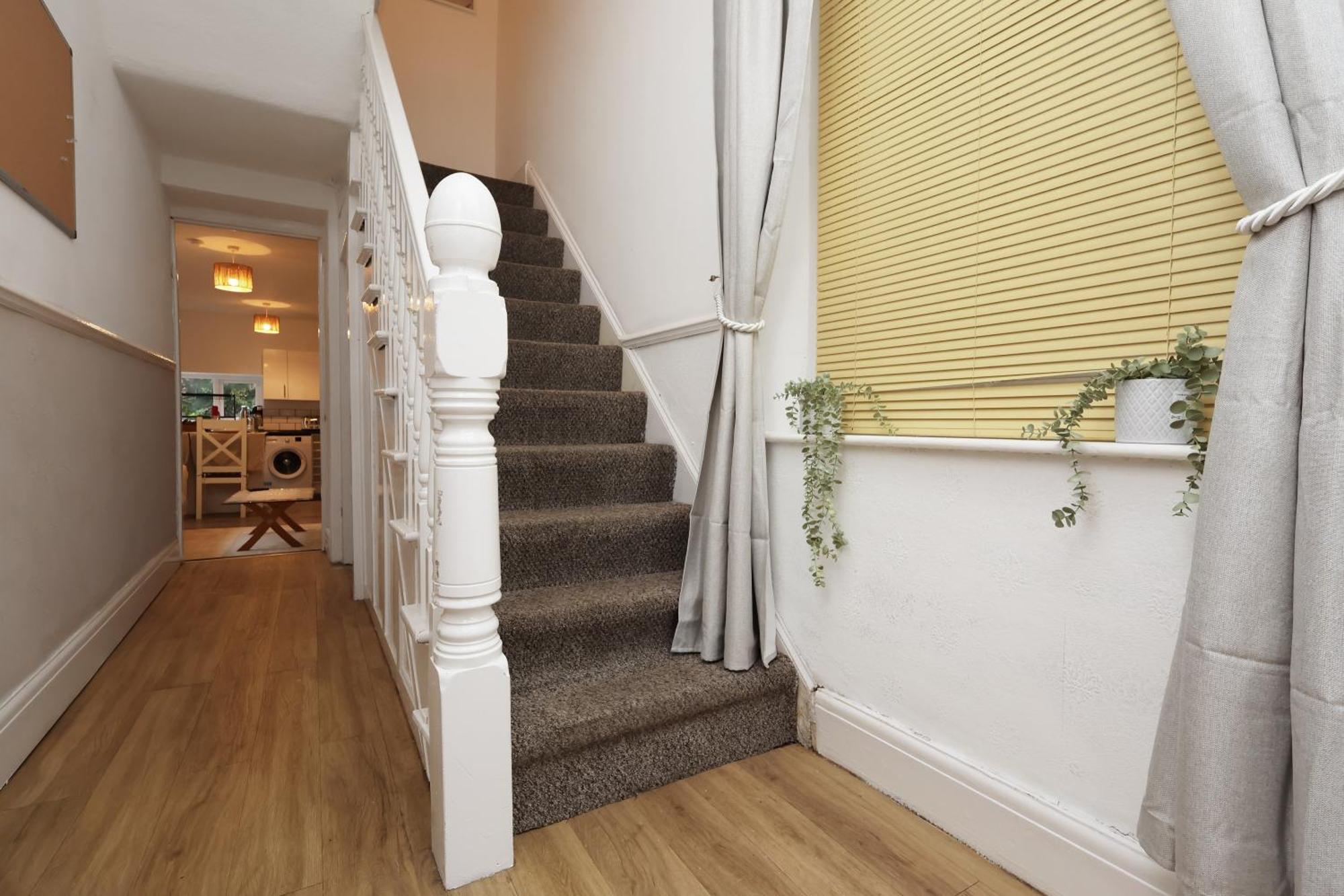 Cardiff City Guesthouse, Central Rooms, Fast Wi-Fi, On-Street Parking Eksteriør billede