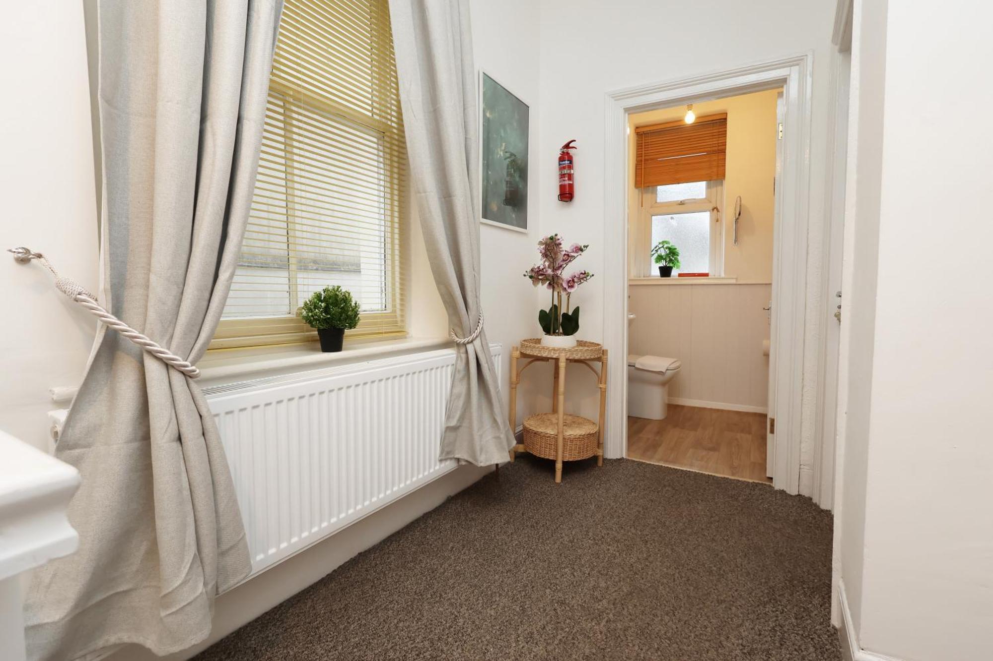 Cardiff City Guesthouse, Central Rooms, Fast Wi-Fi, On-Street Parking Eksteriør billede