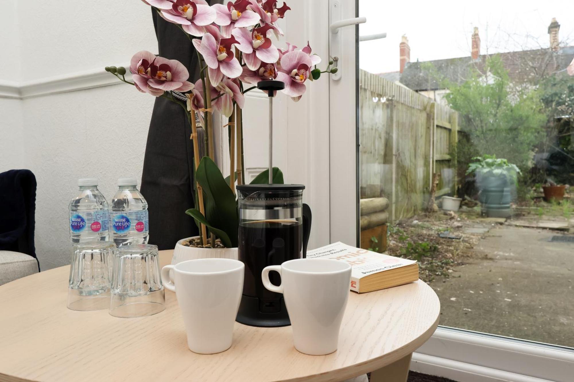 Cardiff City Guesthouse, Central Rooms, Fast Wi-Fi, On-Street Parking Eksteriør billede