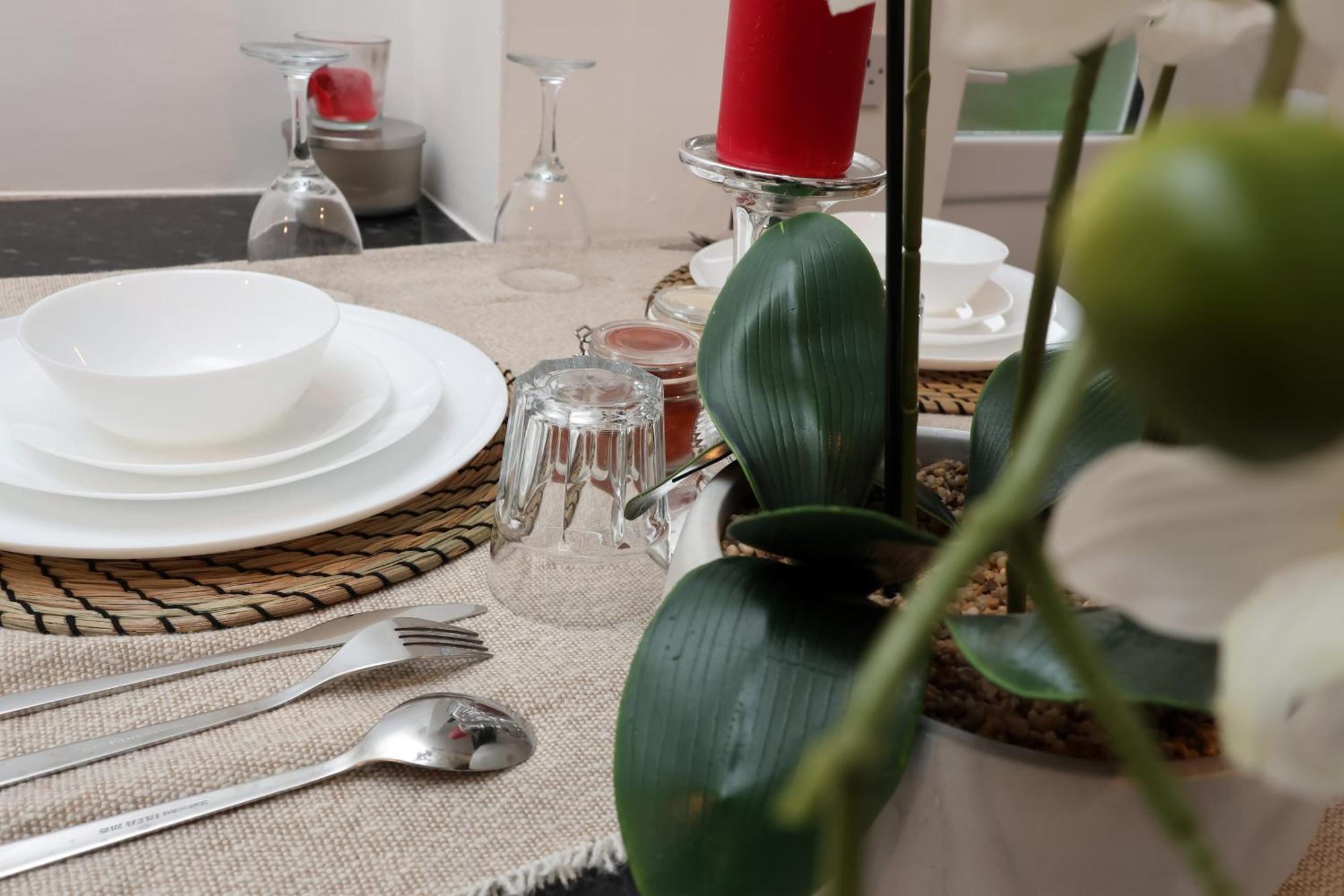 Cardiff City Guesthouse, Central Rooms, Fast Wi-Fi, On-Street Parking Eksteriør billede